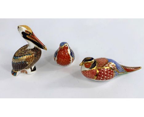 A Royal Crown Derby Pheasant LVIII, a Royal Crown Doulton Robin LX, Royal Crown Derby brown Pelican (a.f.) 