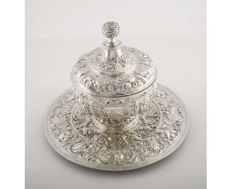 An "Olha" tureen with presentoir, 833/1000 silver, decoration en relief "Animals, flowers and leaves", Portuguese, Lisbon ass