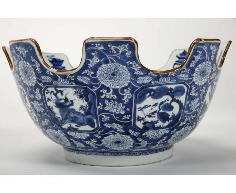 A wine glass cooler, Chinese export porcelain, blue decoration "Animals and flowers", interior with blue decoration "Differen