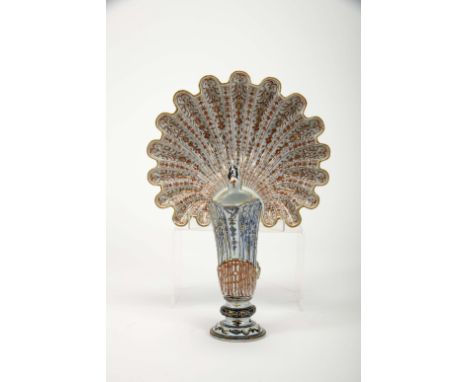 A Gadrooned Pitcher and basin, Chinese export porcelain, blue, rouge-de-fer and gilt «Imari» decoration, shell-shaped basin, 