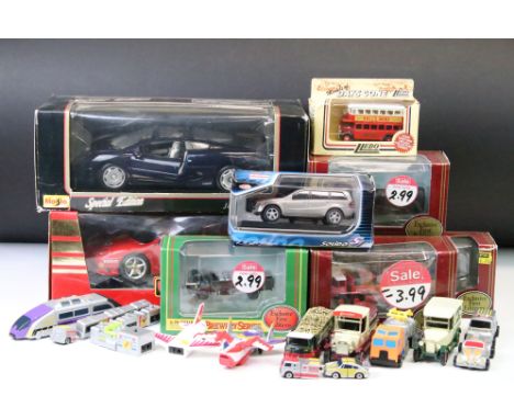 Eight boxed diecast models to include Burago 1/18 Ferrari 360 Modena Challenge (no. 3378), Maisto 1/18 Special Edition Jaguar