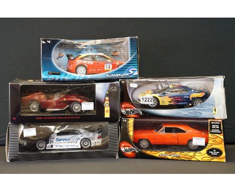 Five boxed 1/18 scale diecast models to include 2 x Hot Wheels (ltd edn 69 Dodge Charger &amp; 29619 Ferrari), Mercedes Benz 