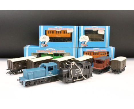 Boxed Hornby Thomas The Tank Engine R350 Percy locomotive plus 2 x Thomas items of rolling stock (R110 Annie, R112 Clarabel a