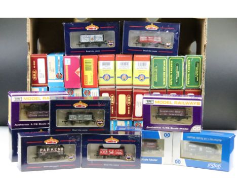 40 Boxed OO gauge items of rolling stock to include 22 x Airfix, 6 x Bachmann, 4 x Wessex Wagons, 3 x Replica, 3 x Oxford and
