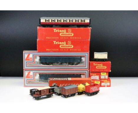 10 Boxed OO gauge items of rolling stock to include 7 x Triang, 2 x Lima and 1 x Playcraft plus 6 x items of unboxed rolling 