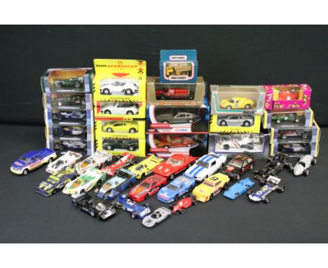 19 Boxed / cased diecast models to include Atlas Editions, Corgi, Matchbox, Brumm, Model Box &amp; Shell examples, featuring 