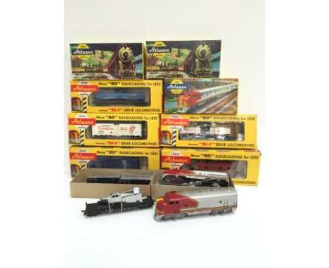 ATHEARN HO 1013 -2:29 F7A Diesel Kit with Motor (unbuilt) and 1001-2:49 Dummy Diesel Kit Built, a 1405-2:18 50' Flat Kit with