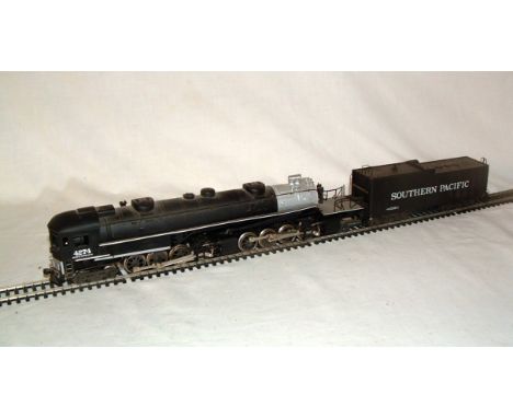 RIVAROSSI HO 5424 Southern Pacific AC-12 2-8-8-4 'Cab Forward' and 6 axle Tender in Black and Silver Livery. Would benefit fr