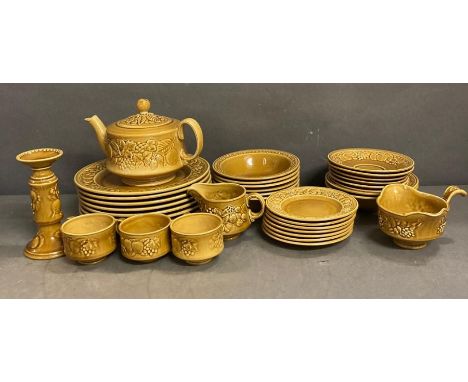 A part Royal Worcester honey orchard dinner and tea service 