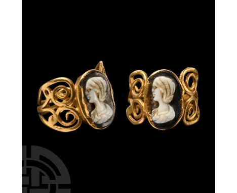 Circa 1st century A.D. Openwork heart-shaped shoulders and reef-knot to the underside, ellipsoid cell with inset cameo. Cf. C
