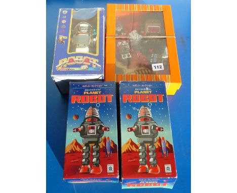 2 MECHANICAL PLANET ROBOTS, SONIC ROBOT & OTHER SMALLER ROBOTS