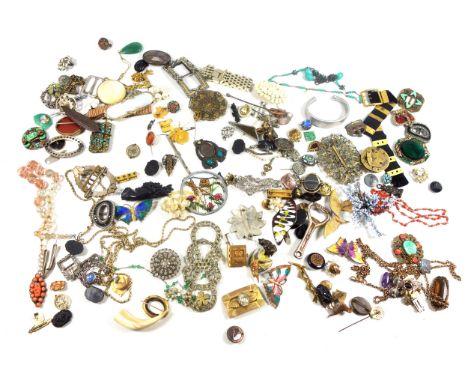 Costume jewellery - a quantity of Victorian and later jewellery including shoe and belt buckles, brooches, earrings etc., in 