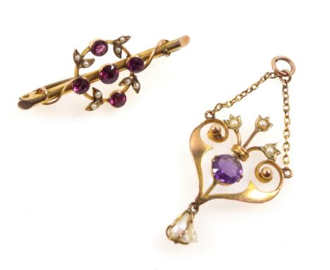 Edwardian 9ct gold heart shaped openwork pendent set amethyst, 3 seed pearls and baroque pearl drop below, H.3.2cm; and a 9ct