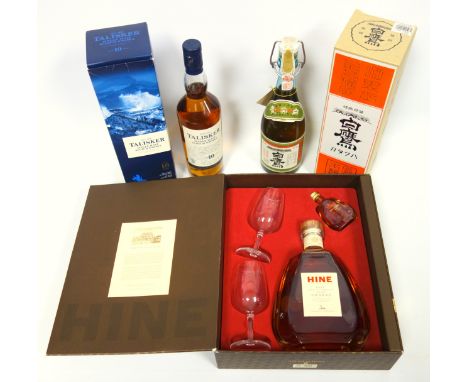 Bottle of Hine Rare Fine Champagne VSOP Cognac, 70cl, 40% vol., with 2 tasting glasses and an XO miniature, in a presentation