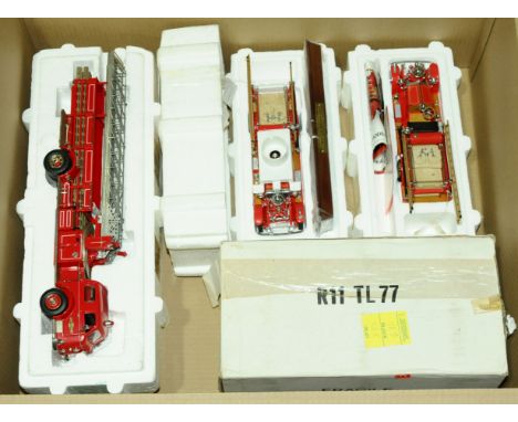 Franklin Mint, a boxed/Partially boxed group of 1:24 scale Fire related vehicles to include R11TL77 1922 Ahearn-Fox R-K-4 Pum