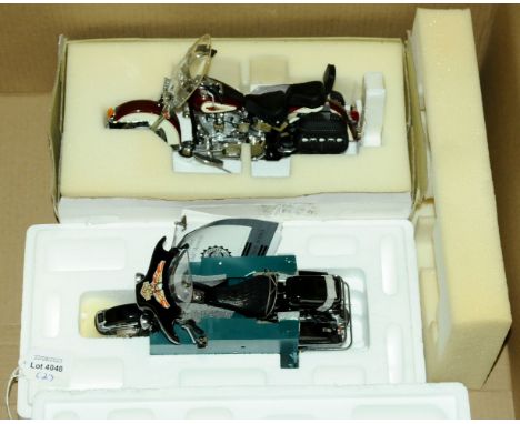 Franklin Mint, a partly boxed pair of 1:10 scale Harley Davidson Motorcycle models comprising of B11WP67 "Electra Glide" &amp