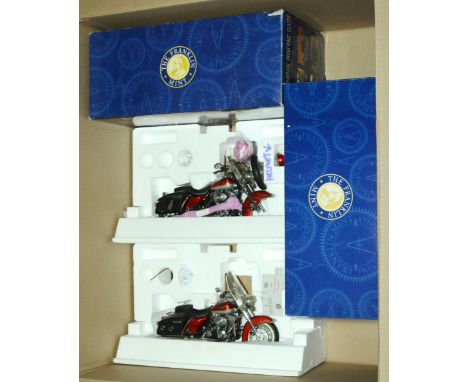 Franklin Mint, boxed pair of 1:10 scale Harley Davidson Motorcycle models comprising of 1999 "Road King" X2. Duplication. Ple