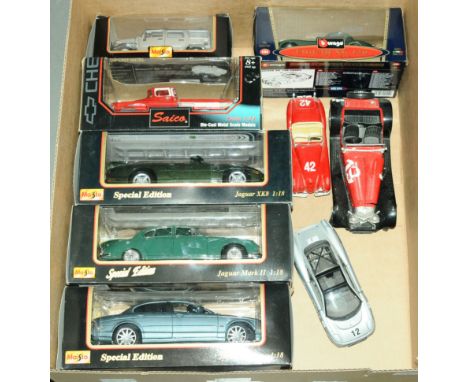 Burago, Maisto &amp; Saico, a mainly boxed group (3 unboxed) of 1:18 &amp; 1:24 scale models to include Saico Boxed 1:24 scal