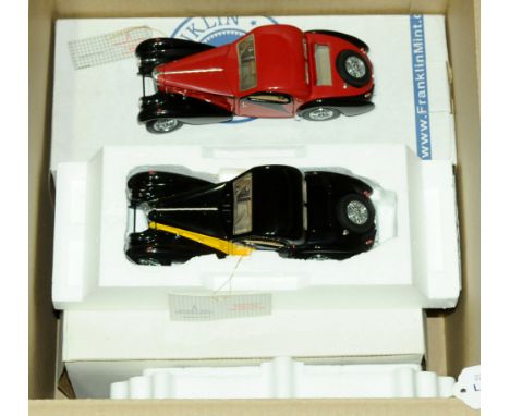 Franklin Mint, a boxed pair of 1:24 scale Bugatti models comprising of B11B821 1936 Type 57SC in Black and Yellow with Paperw