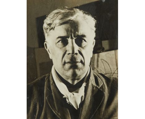 Herta Moselsio (German/American, 1892-1978). Gelatin silver print photograph depicting a portrait of artist Georges Braque (F