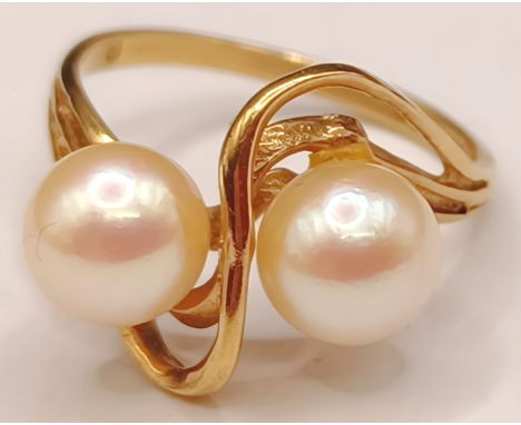 9CT GOLD TWIN PEARL RING SIZE M 2.6g