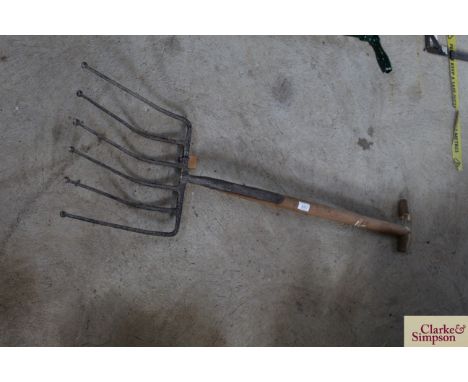 A beet fork (handle AF)