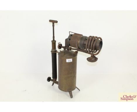 A vintage Primus blow lamp No.866