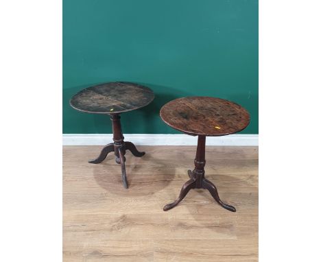 Two Georgian mahogany small circular Tripod Tables, one having bird cage support, both A/F, 22in diam approx 