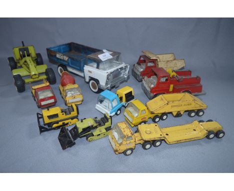 Collection of Tonka Metal Vehicles, Tippers, Tractor and Bulldozers