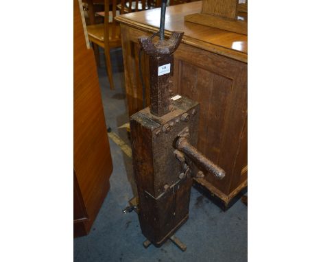 Upcycled Heavy Duty Jack Converted to Lamp 