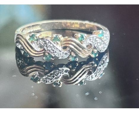 9ct Gold ring set with emeralds & diamonds Size O 2.1g 