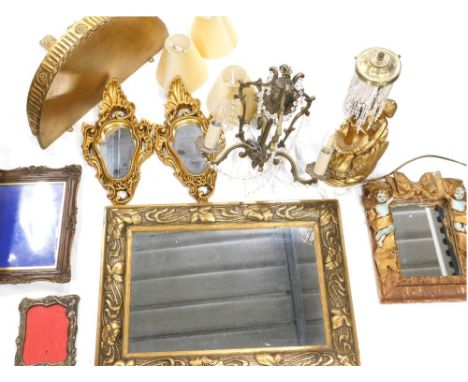 Various decorative effects, giltwood cherub lamp with glass droppers and brass mount, 46cm high, highly decorative cherub mir