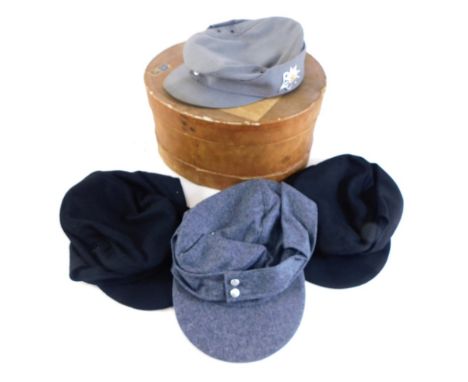 Various reproduction officer's and other military hats, in a card hat box, 29cm wide.
