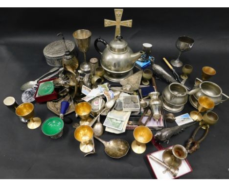 Various silver plated and related items, EPBM kettle, cross, kitten ornament, 3cm high, flatware, a quantity of various other