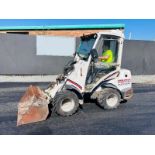 AVANT M640EIMCT LOADING SHOVEL *C/W BUCKET* READING 2945 HOURS*