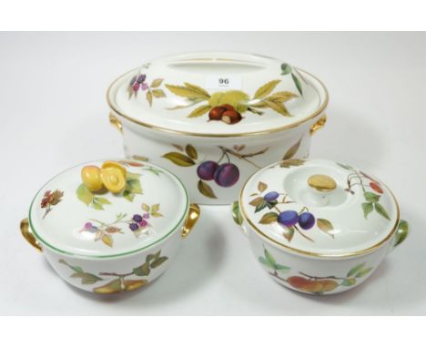 A Royal Worcester Evesham oven tureen and five various other oven dishes 