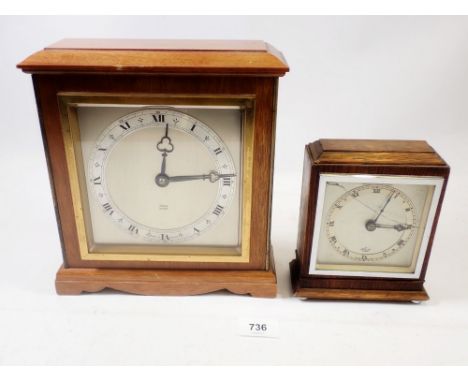 A mahogany Elliott mantel clock, 23.5cm tall plus a smaller oak Elliott mantel clock, glass a/f, 15cm tall 
