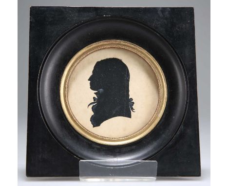 18TH CENTURY SCHOOL (POSSIBLY FRENCH) SILHOUETTE PORTRAIT OF A GENTLEMAN Silhouette 9cm x 9cm