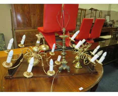 TWO TRADITIONAL BRASS EFFECT CHANDELIERS, A PAINTED CHANDELIERS AND A TABLE LAMP (4)