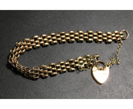 A 9CT GOLD GATE BRACELET, APPROX WEIGHT 10G