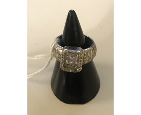 An 18ct diamond dress ring (A/F)