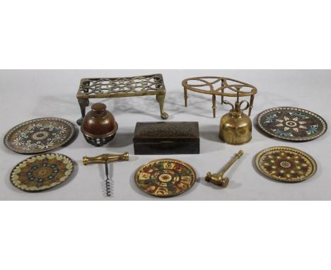 Various brassware, metalware, etc., to include an Indian raised floral box, 16cm wide, small trivet, inlaid plates, hand cork
