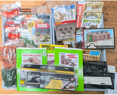 Metcalfe, OO/HO Scale, P0252- 'Manor Farm Buildings' model kit, with 2 trays worth of locomotive scenery kit items, makes of 