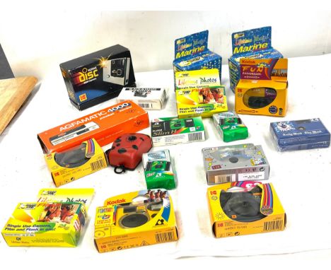 Selection of vintage and later disposable cameras to include Kodak, happy snap etc 