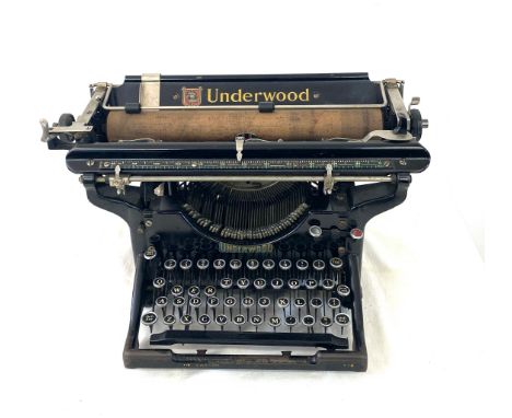 Vintage Underwood typewriter, with protective case 