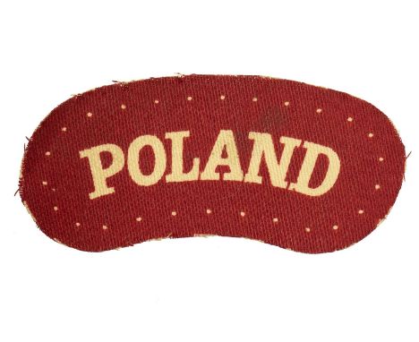 Single red “Poland” patch. Worn by all units of the Polish Armed Forces in the West. Good condition as in the photos.