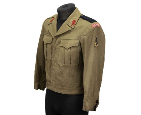 Second-war American hen "Ike". The jacket is trimmed (probably by a veteran in the post-war years) with original patches incl