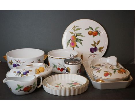 A quantity of Worcester Evesham tableware to include quiche dishes,tureens,coddlers. 
