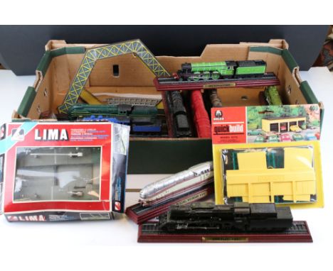 Ten Models of Steam Locomotives / Engines together with Boxed Lima Crossing Gate, Hales Quick Build ' Garage ' Model Kit, etc