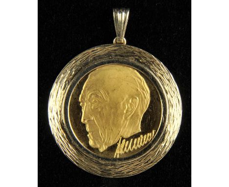 *Konrad Adenauer Medal. A German commemorative gold medal,  obv. bust of Konrad Adenauer with signature, rev. Cusus ut Memori